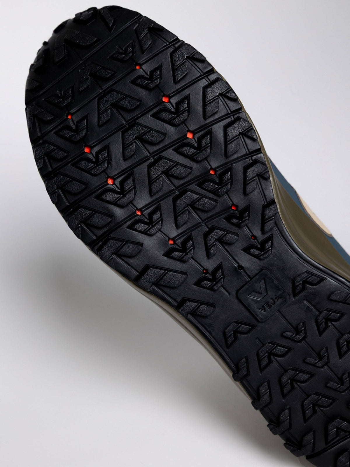 VEJA + Finisterre Fitz Roy Trail Shoe - Image 7
