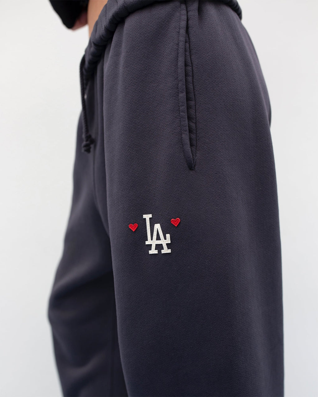 Dodgers Heart Fleece Sweatpant - Image 2