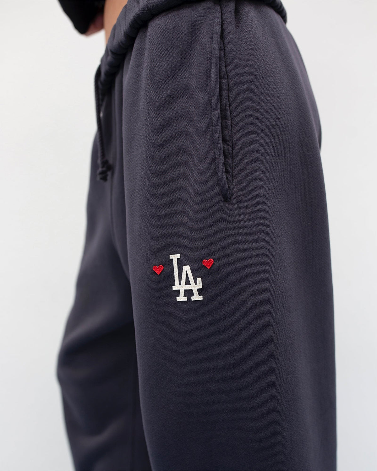 Dodgers Heart Fleece Sweatpant - Image 2