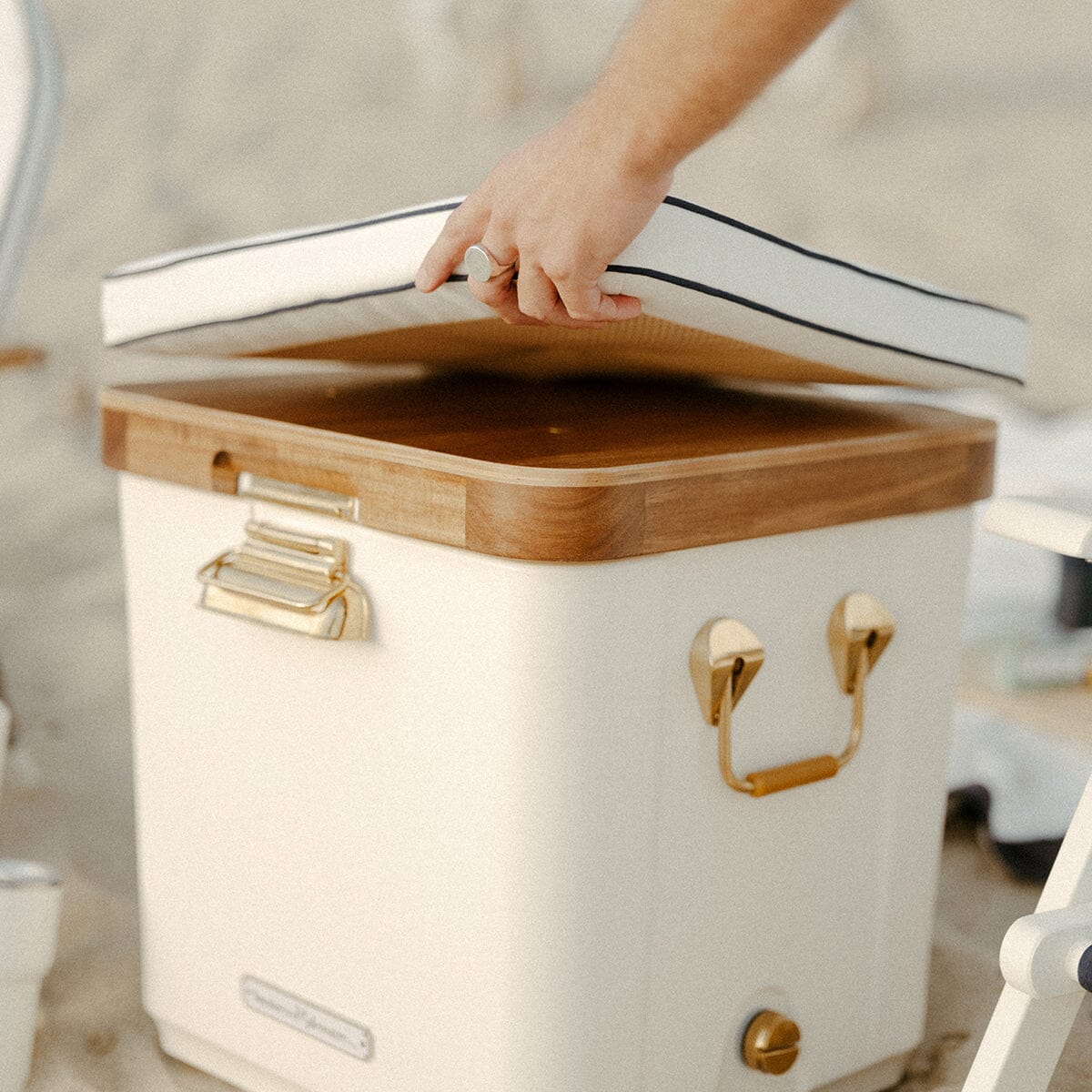 The Hemingway Cooler - Image 16