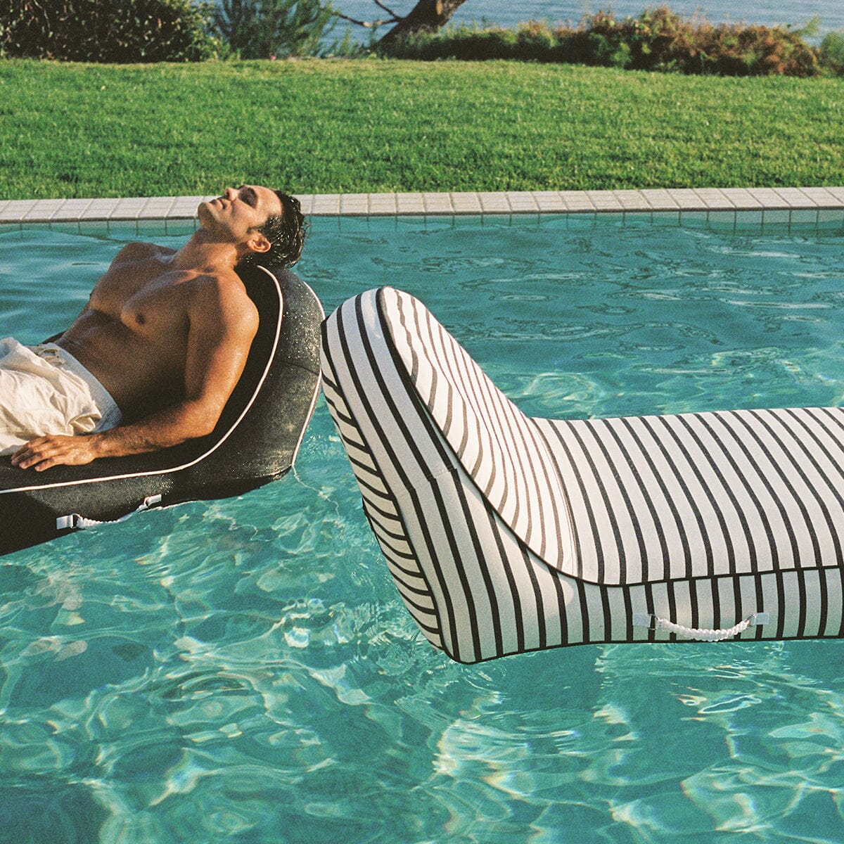 The Pool Lounger - Image 9