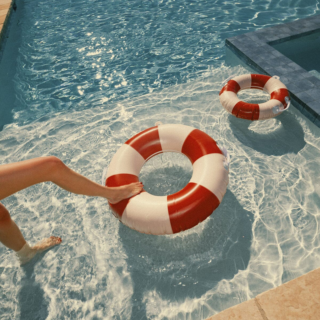 The Classic Pool Float - Image 2