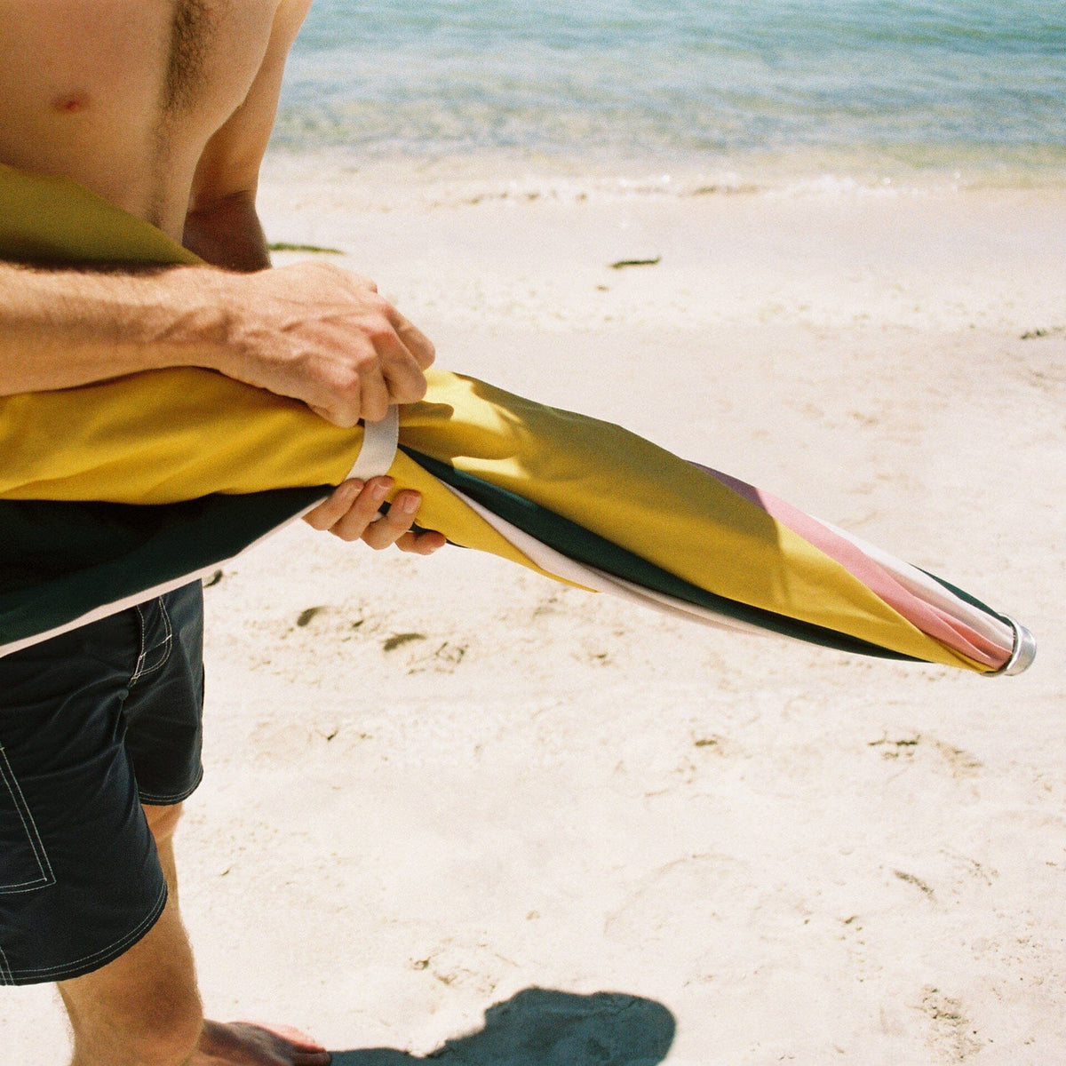 The Premium Beach Umbrella - Image 13