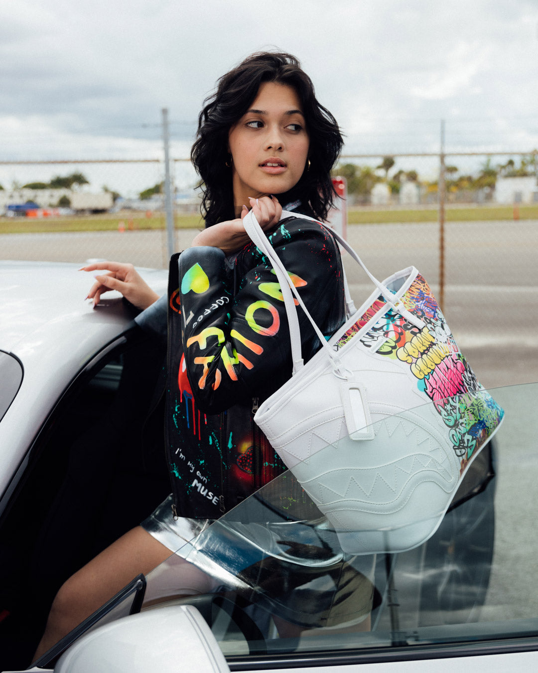 Half Graff Tote - Image 8