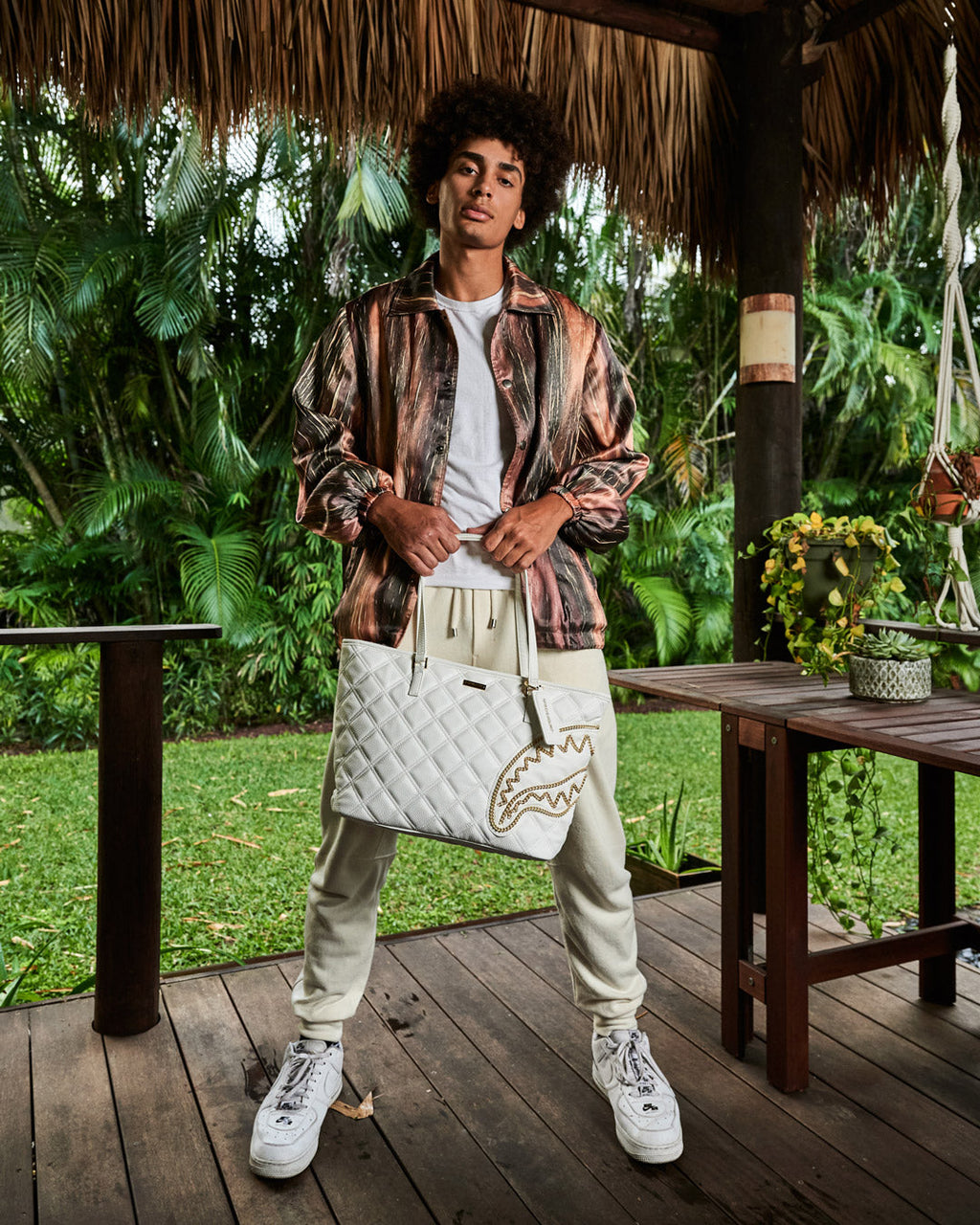 Riviera Le Blanc Gold Chain Shark Tote - Image 9