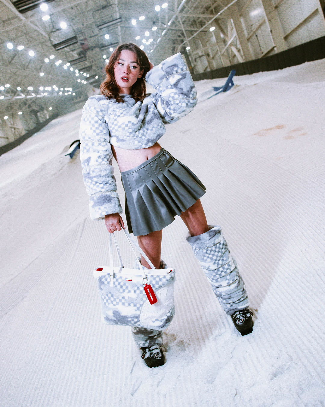 3AM Plush Swiss Alps Tote - Image 4