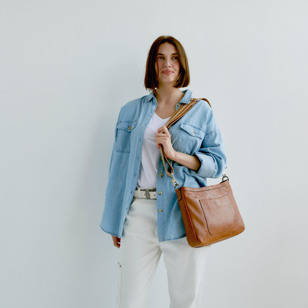 Vista Leather Crossbody Bag - Image 4
