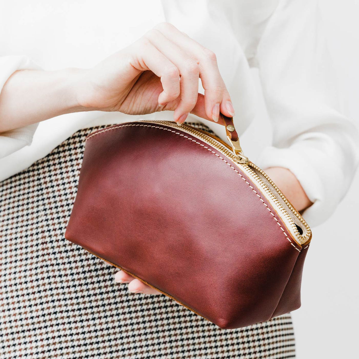 'Almost Perfect' Eclipse Makeup Bag - Image 152