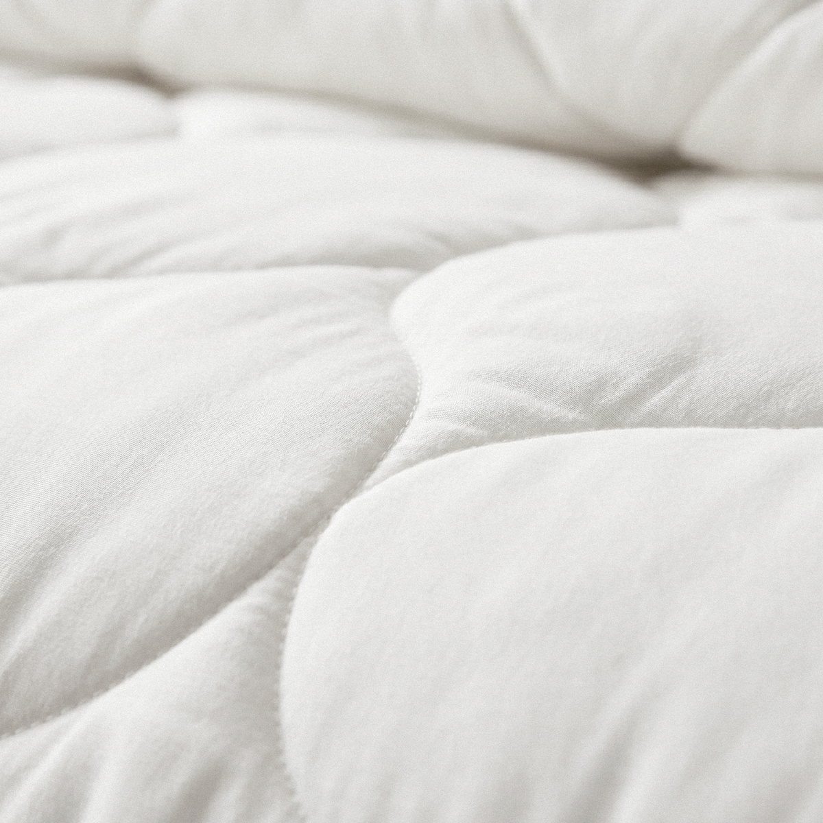 Fluffy comfort without the heat. - Image 40