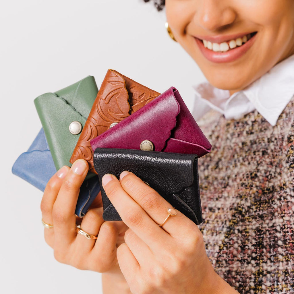 'Almost Perfect' Mini Daisy Wallet - Image 128